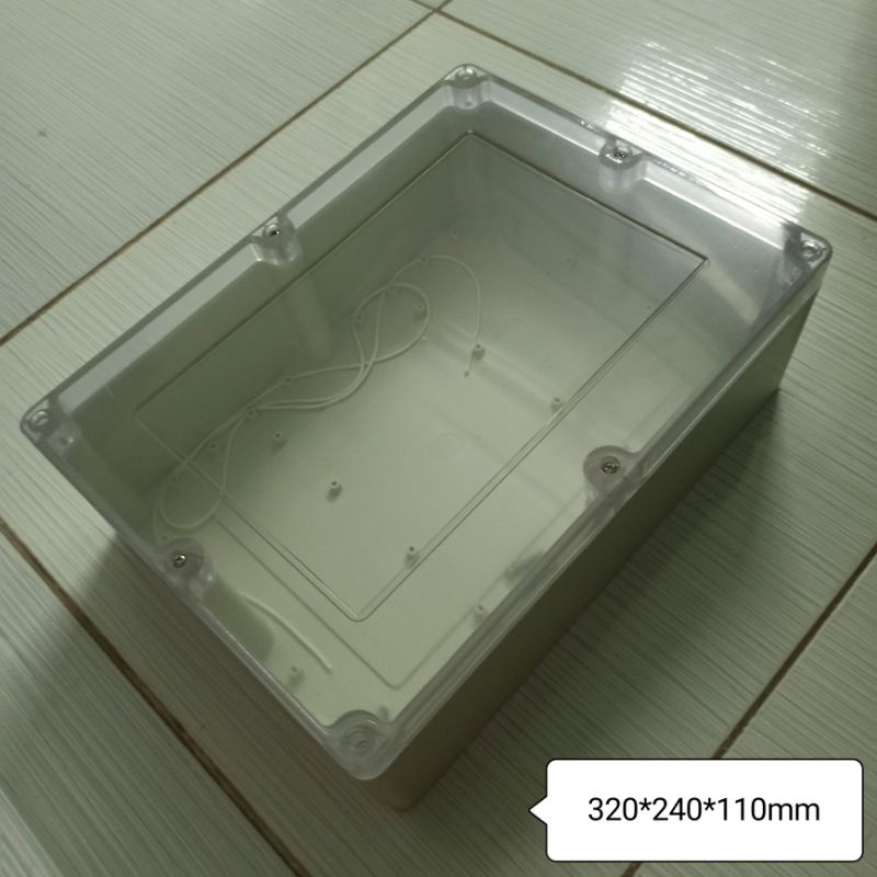 Hộp Nhựa 320x240x110mm nắp trong, lắp được 24 cell 33140 hoặc 8 cell 46160 (Chống Nước IP65)