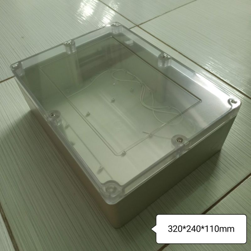 Hộp Nhựa 320x240x110mm nắp trong, lắp được 24 cell 33140 hoặc 8 cell 46160 (Chống Nước IP65)