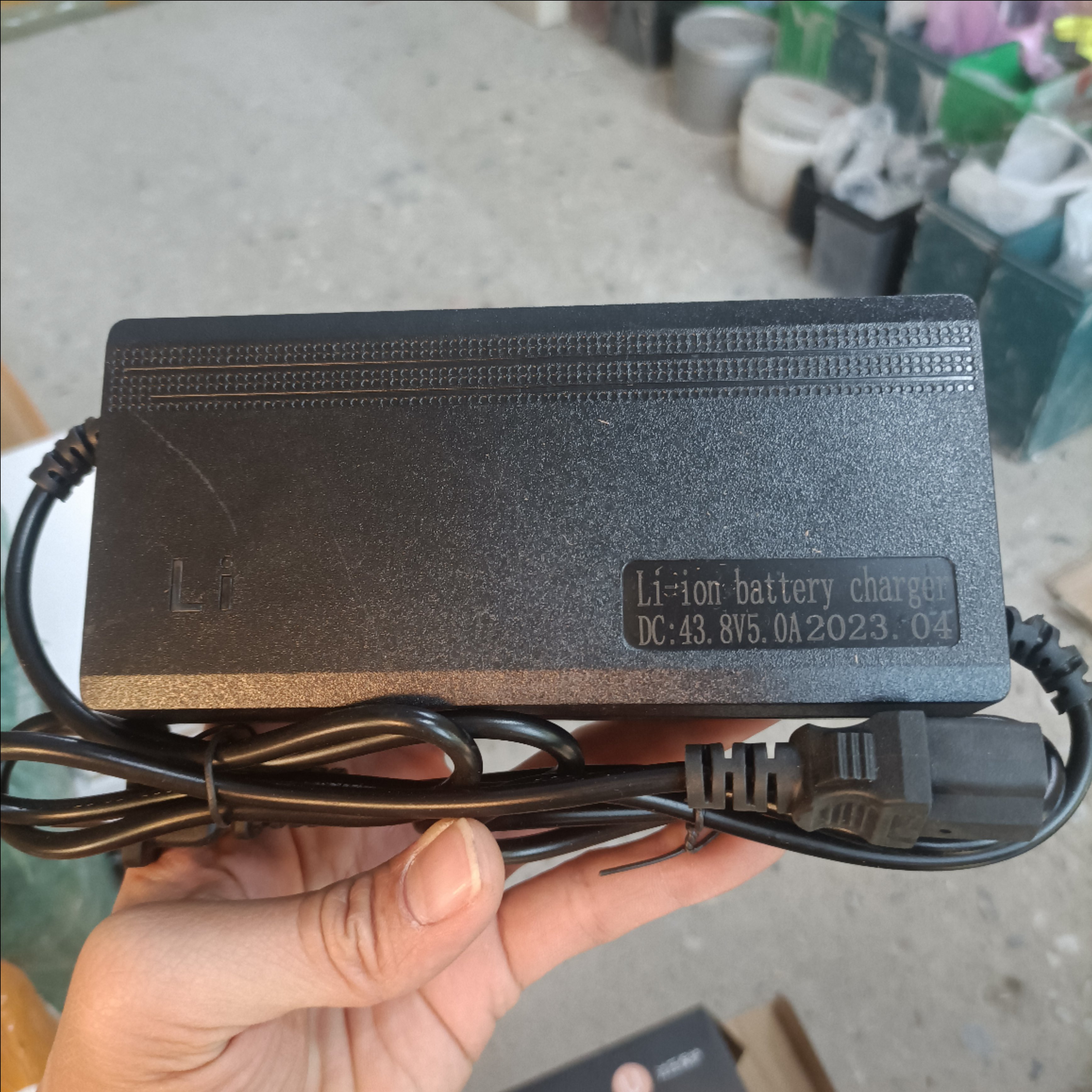 Sạc 43.8V 2A, 43.8V 3A, 43.8V 5A dùng cho pin sắt photphat hệ 12S 36V (có quạt)