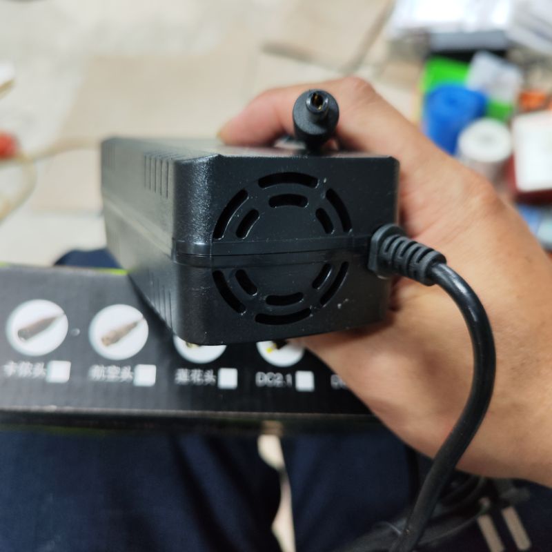 Sạc 4S 16.8V 3A, 16.8V 5A có quạt tản nhiệt và đèn báo đầy, chuyên sạc pin Li-ion