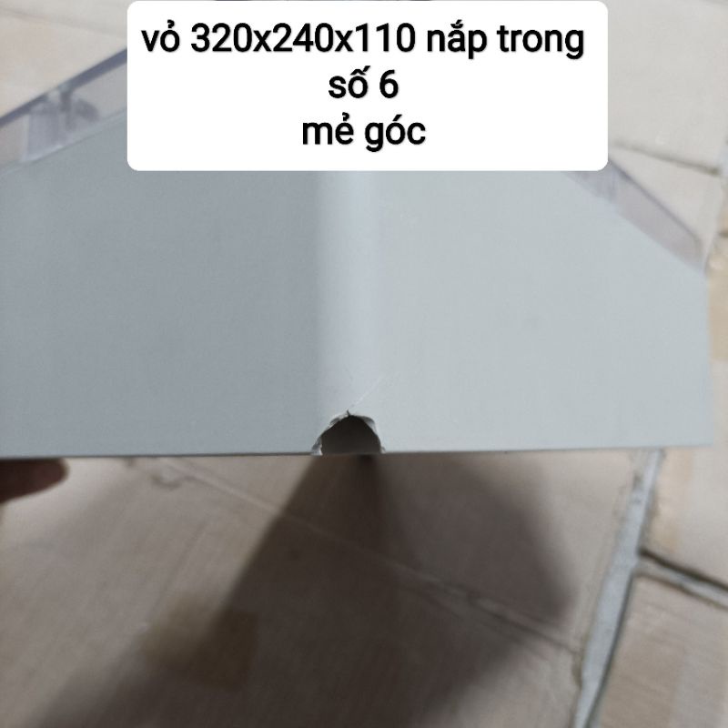Hộp Nhựa 320x240x110mm nắp trong, lắp được 24 cell 33140 hoặc 8 cell 46160 (Chống Nước IP65)