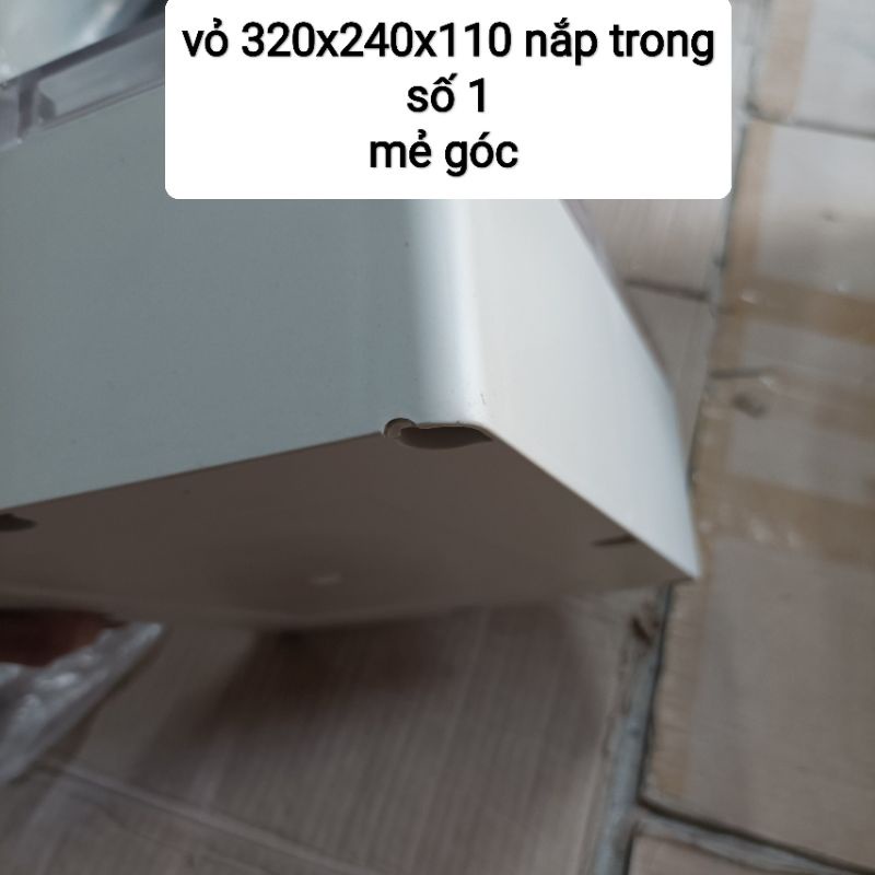 Hộp Nhựa 320x240x110mm nắp trong, lắp được 24 cell 33140 hoặc 8 cell 46160 (Chống Nước IP65)