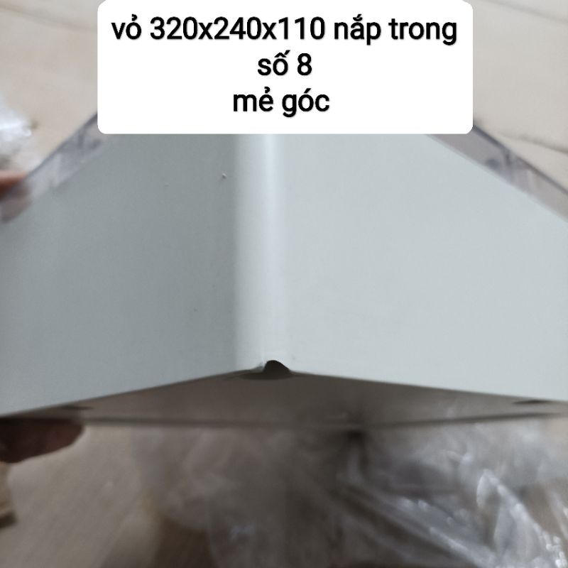 Hộp Nhựa 320x240x110mm nắp trong, lắp được 24 cell 33140 hoặc 8 cell 46160 (Chống Nước IP65)