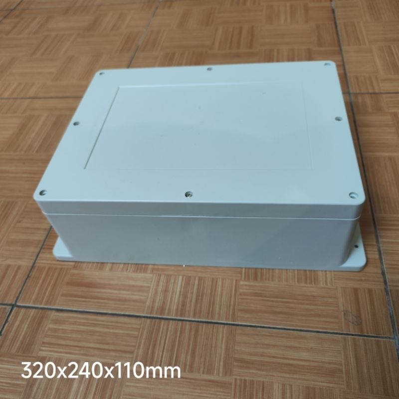 Hộp Nhựa 320x240x110mm chống nước có tai, lắp được 24 cell 33140 hoặc 8 cell 46160
