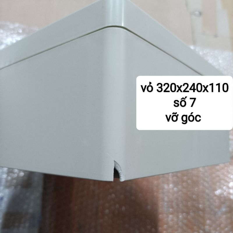 Hộp Nhựa ABS 320x240x110mm lắp được 24 cell 33140 hoặc 8 cell 46160 (Chống Nước IP65)