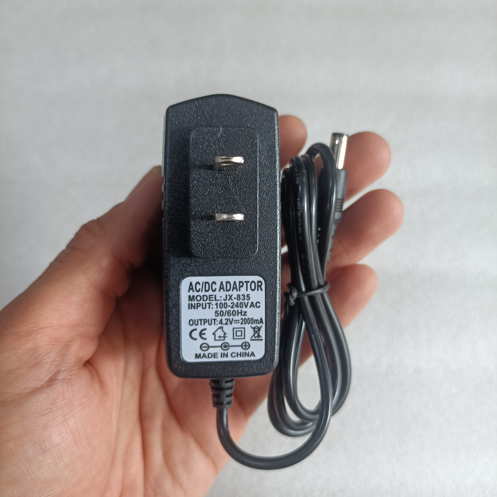 Sạc 1s 4.2v 1A-2A, có đèn báo đầy, chuyên sạc pin Li-ion 3.7v