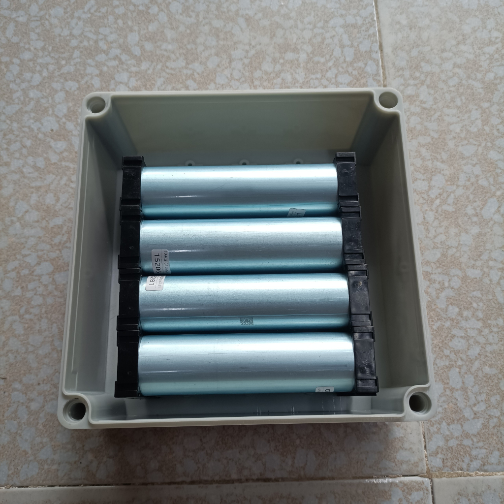 Hộp 200x200x97 nhựa cao cấp, Chống Va Đập, chống nước, lắp được 8 cell 33140