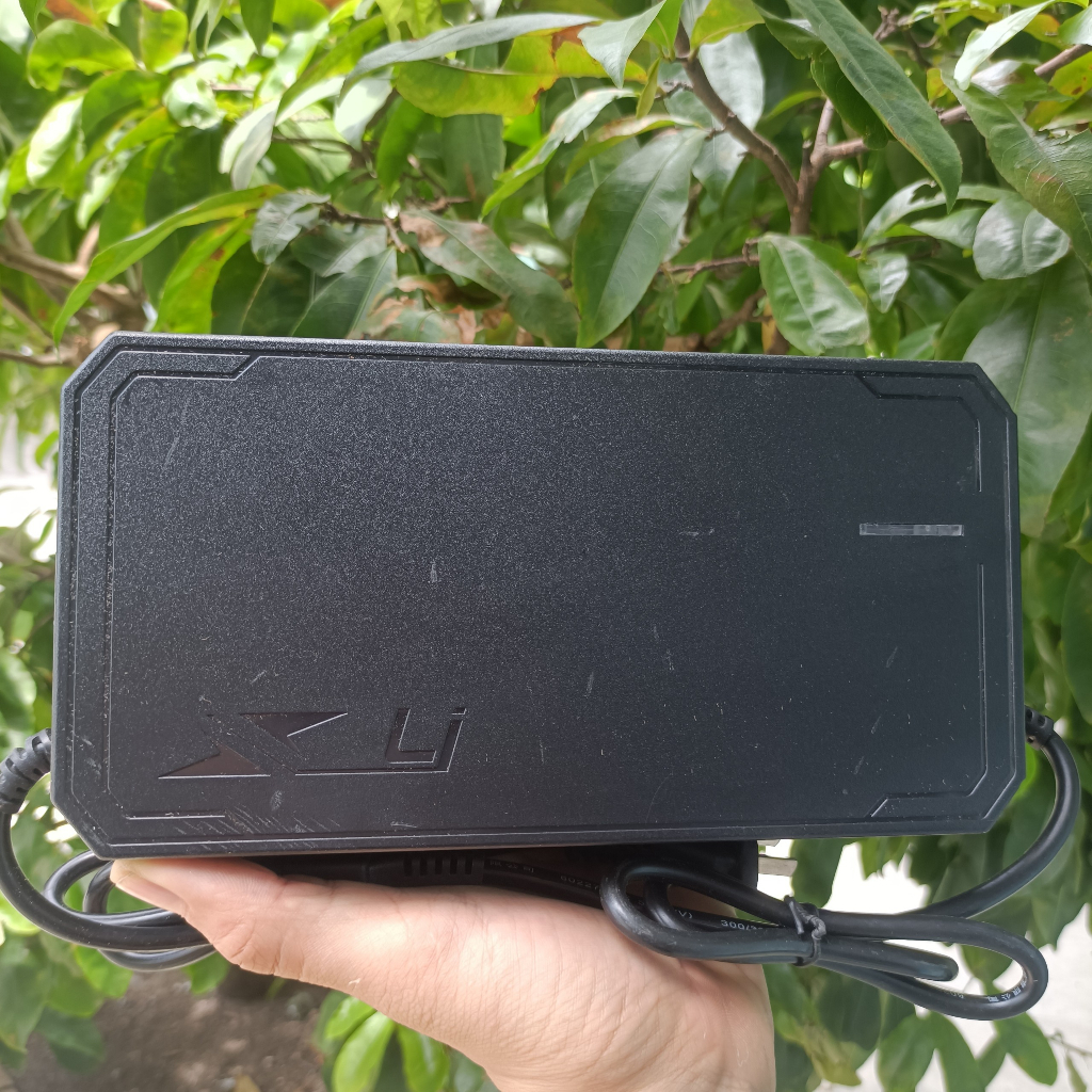 Sạc 10A  chân vuông dùng cho hệ 13s pin Lion - 16s pin sắt - 20s pin sắt