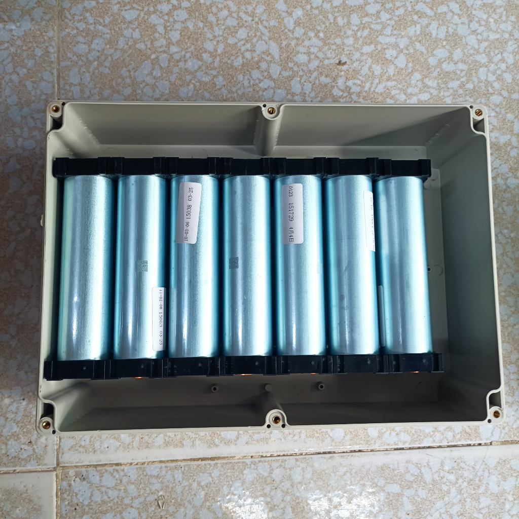 Hộp Nhựa ABS 290x210x100mm (Chống Nước IP65) chứa vừa 14 cell 33140