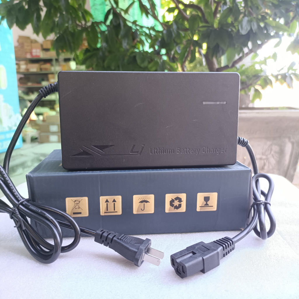 Sạc xe điện 16S 60V (67.2V) dùng cho pin Li-ion 3.7V