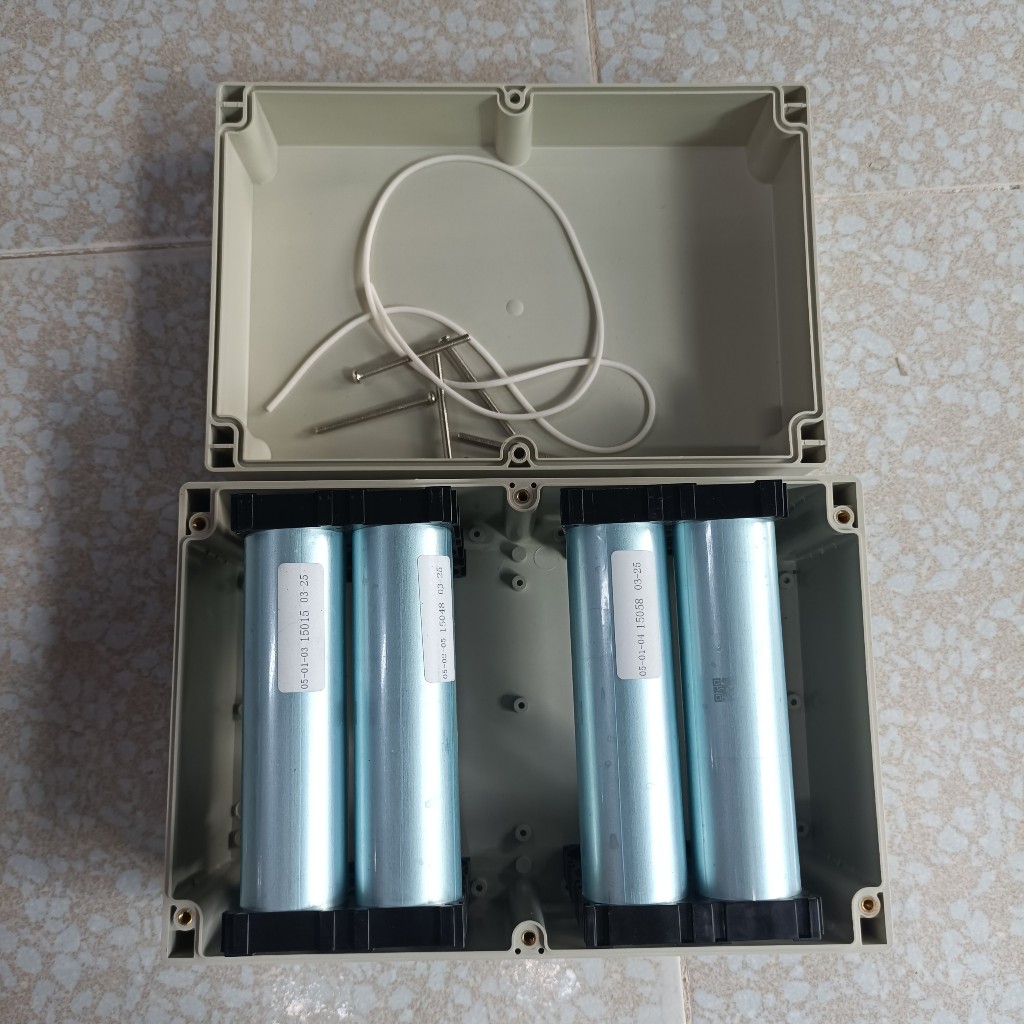 Hộp Nhựa 240x160x120mm, lắp vừa 12 cell 33140, lắp vừa 3 cell 46160 (chống nước IP65)