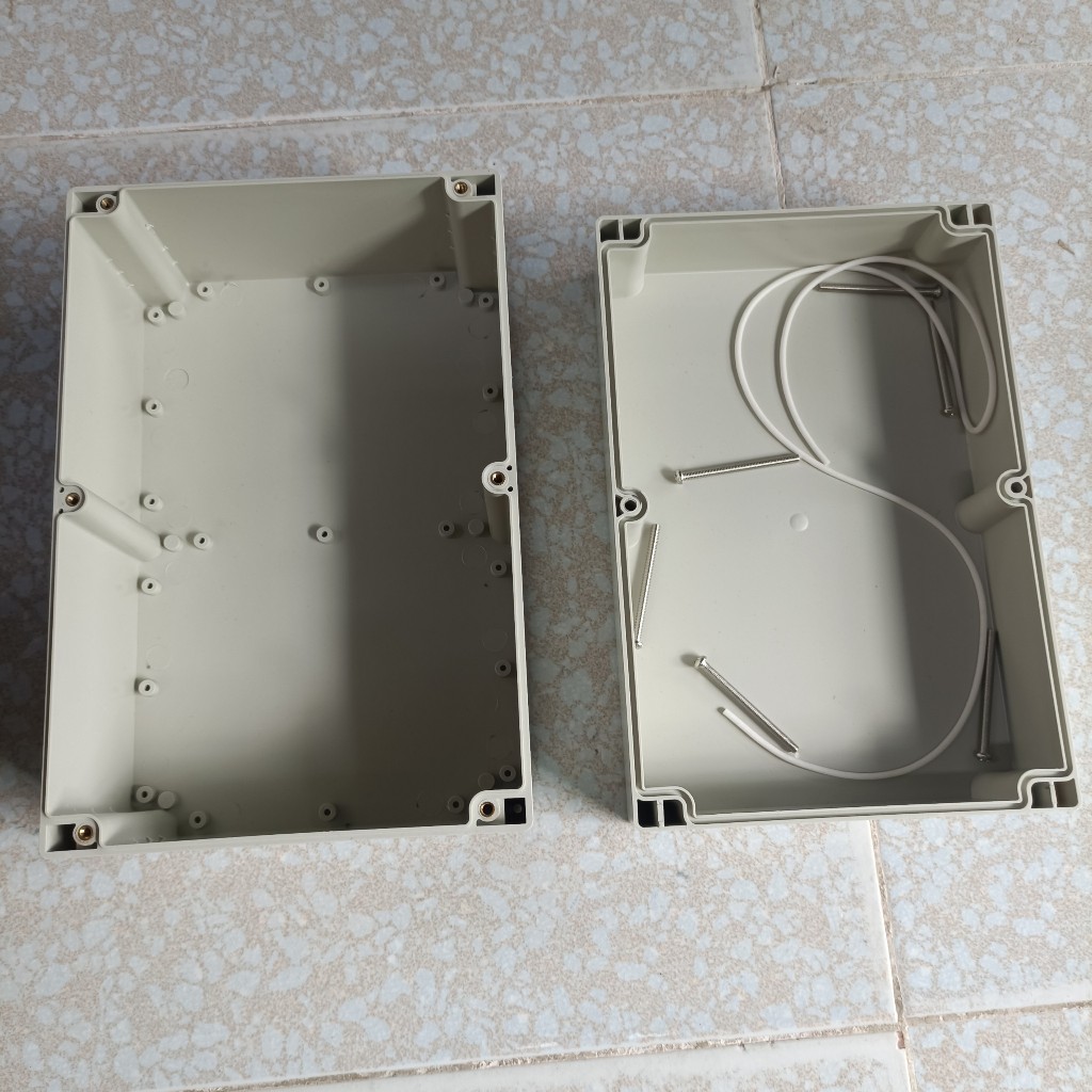 Hộp Nhựa 240x160x120mm, lắp vừa 12 cell 33140, lắp vừa 3 cell 46160 (chống nước IP65)