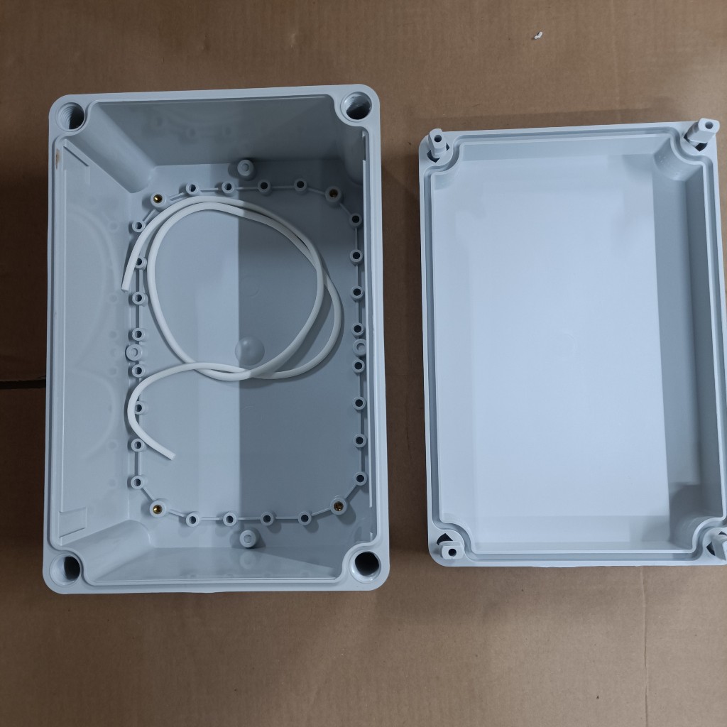 HỘP NHỰA 280x190x130mm lắp vừa 12 cell 33140 hoặc 24 cell 32650 (CHỐNG NƯỚC IP65)
