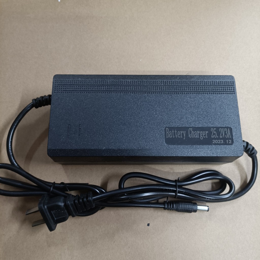 Sạc pin Li-on hệ 5S - 21V - 3A ; 6S - 25.2V - 3A ( có quạt )