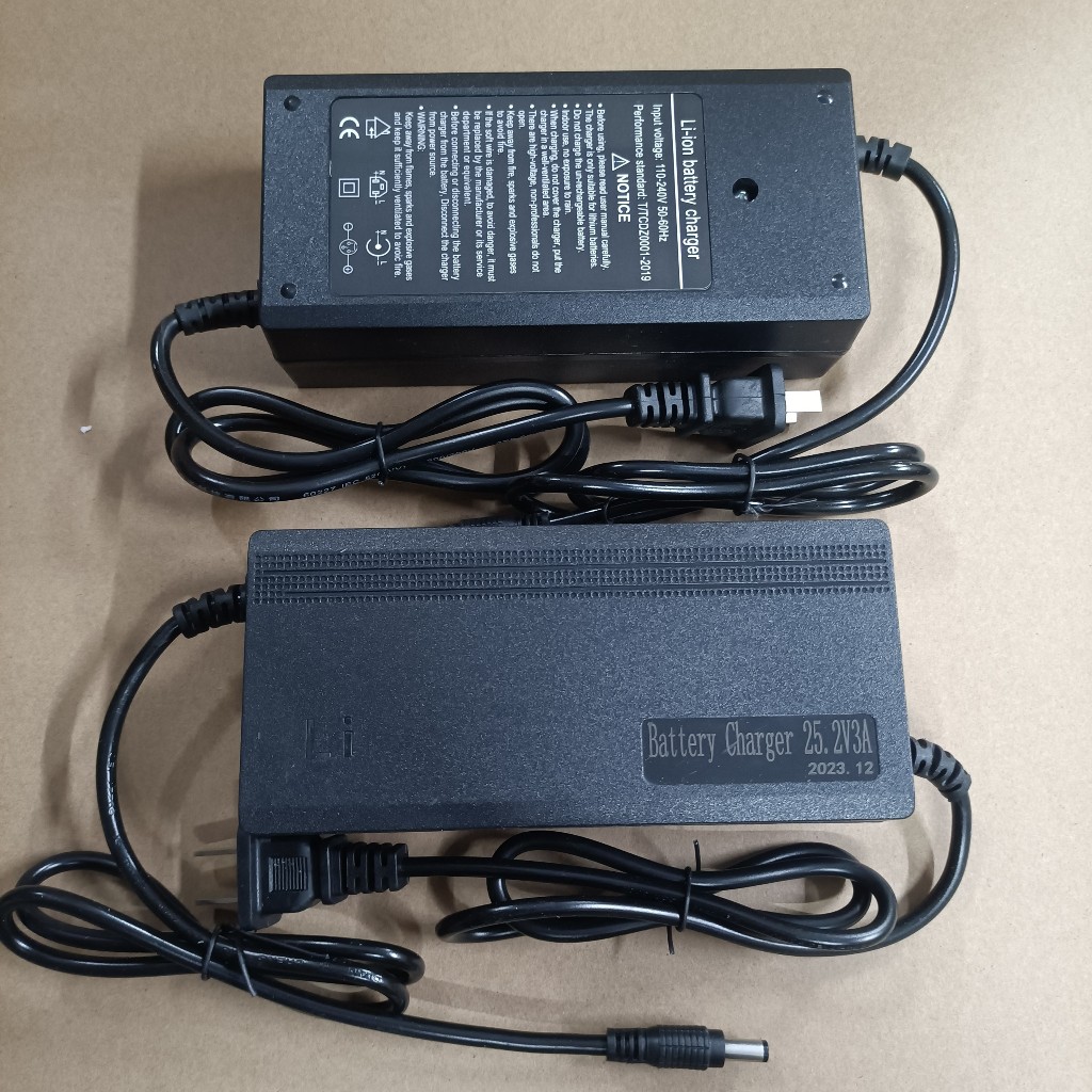 Sạc pin Li-on hệ 5S - 21V - 3A ; 6S - 25.2V - 3A ( có quạt )