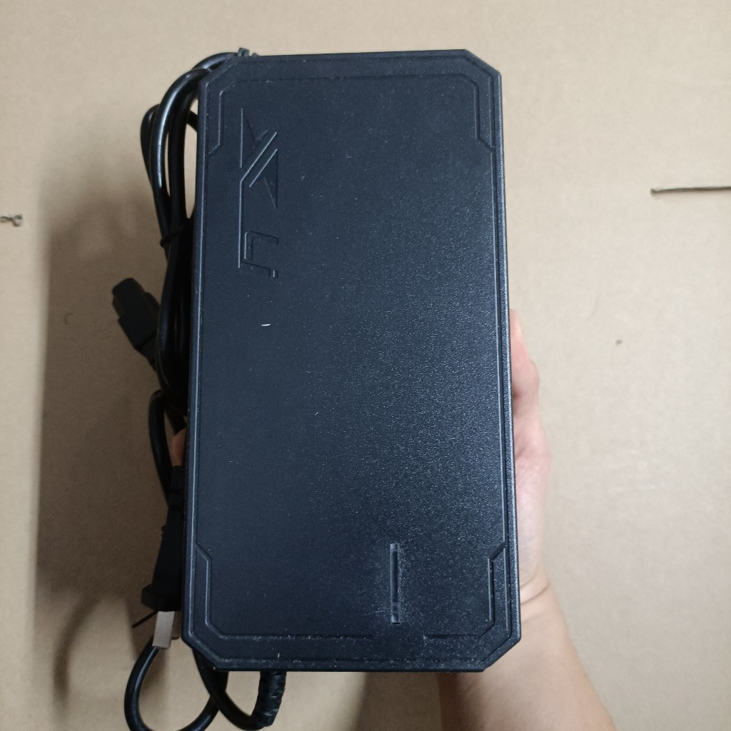 Sạc 8A - 10A dùng cho hệ 16S pin Li-on - 67.2V
