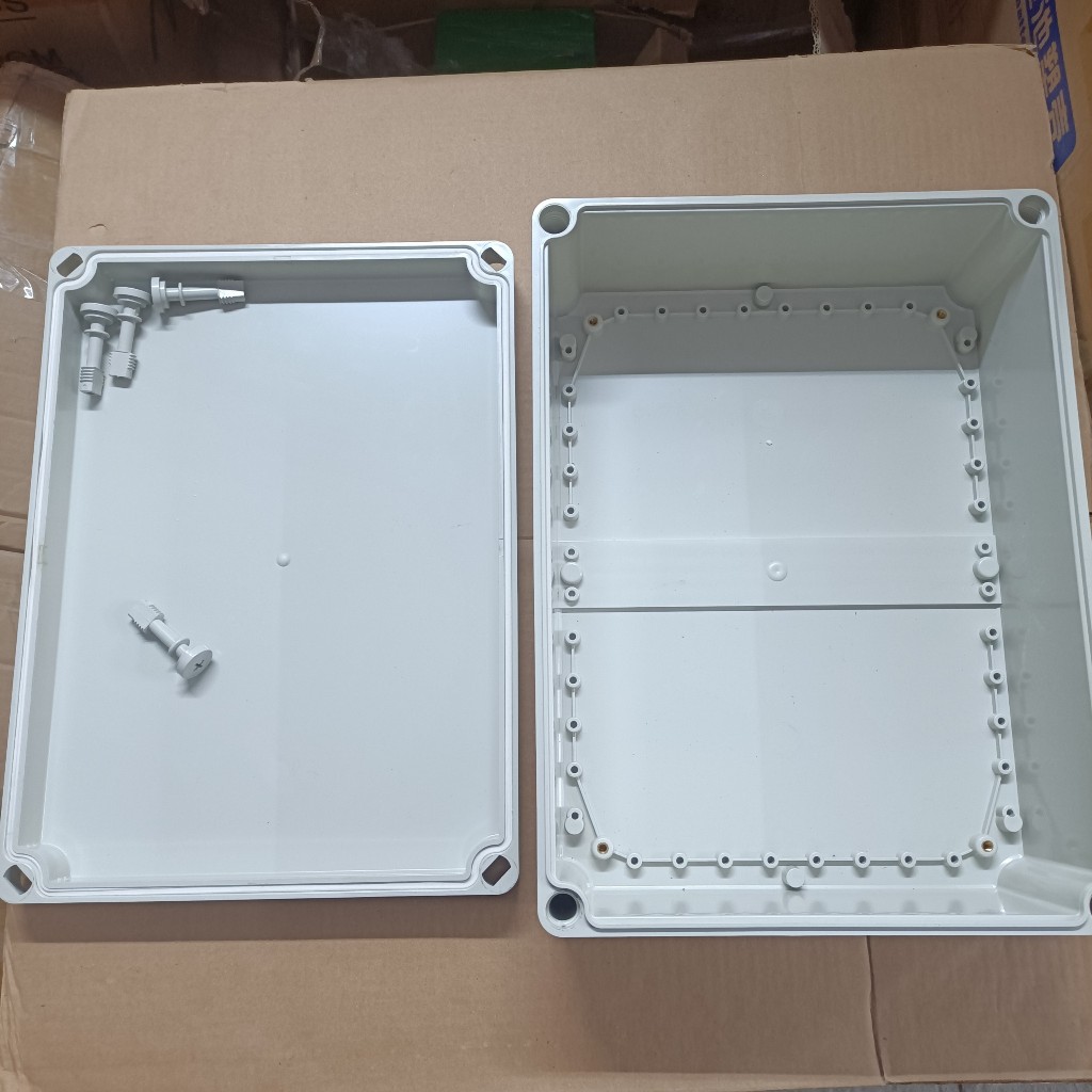 HỘP NHỰA 380x280x130mm lắp vừa 36 cell 33140 hoặc 12 cell 46160 (CHỐNG NƯỚC IP65)