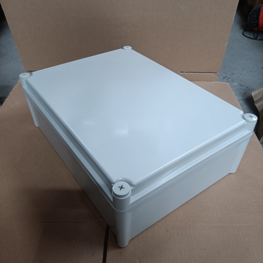 HỘP NHỰA 380x280x130mm lắp vừa 36 cell 33140 hoặc 12 cell 46160 (CHỐNG NƯỚC IP65)