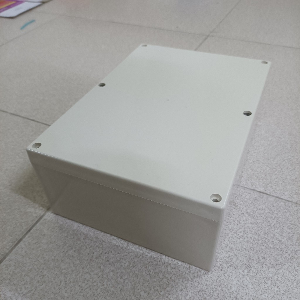 Hộp nhựa kích thước 240x175x90, lắp được 8 cell 33140