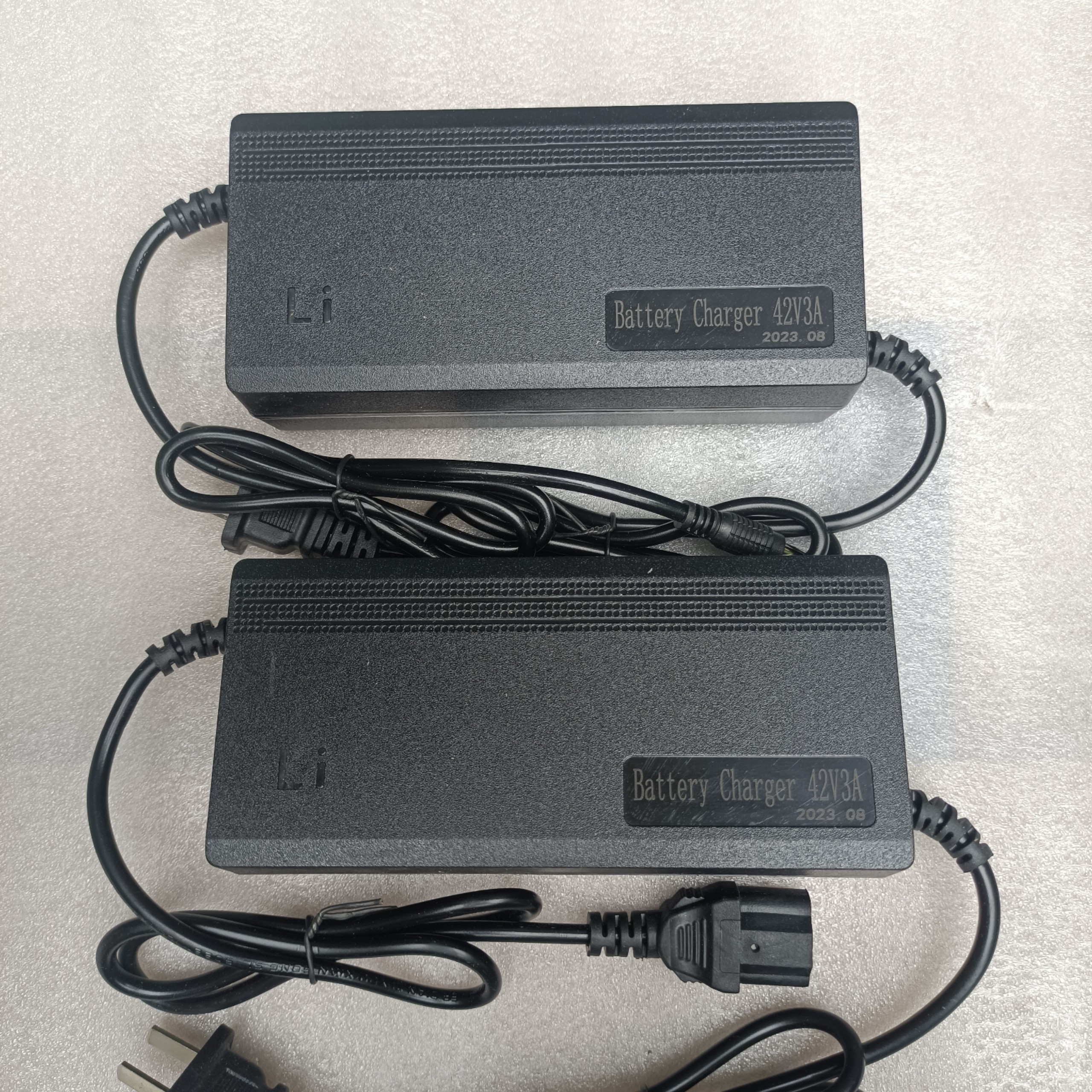 Sạc 42V chân vuông