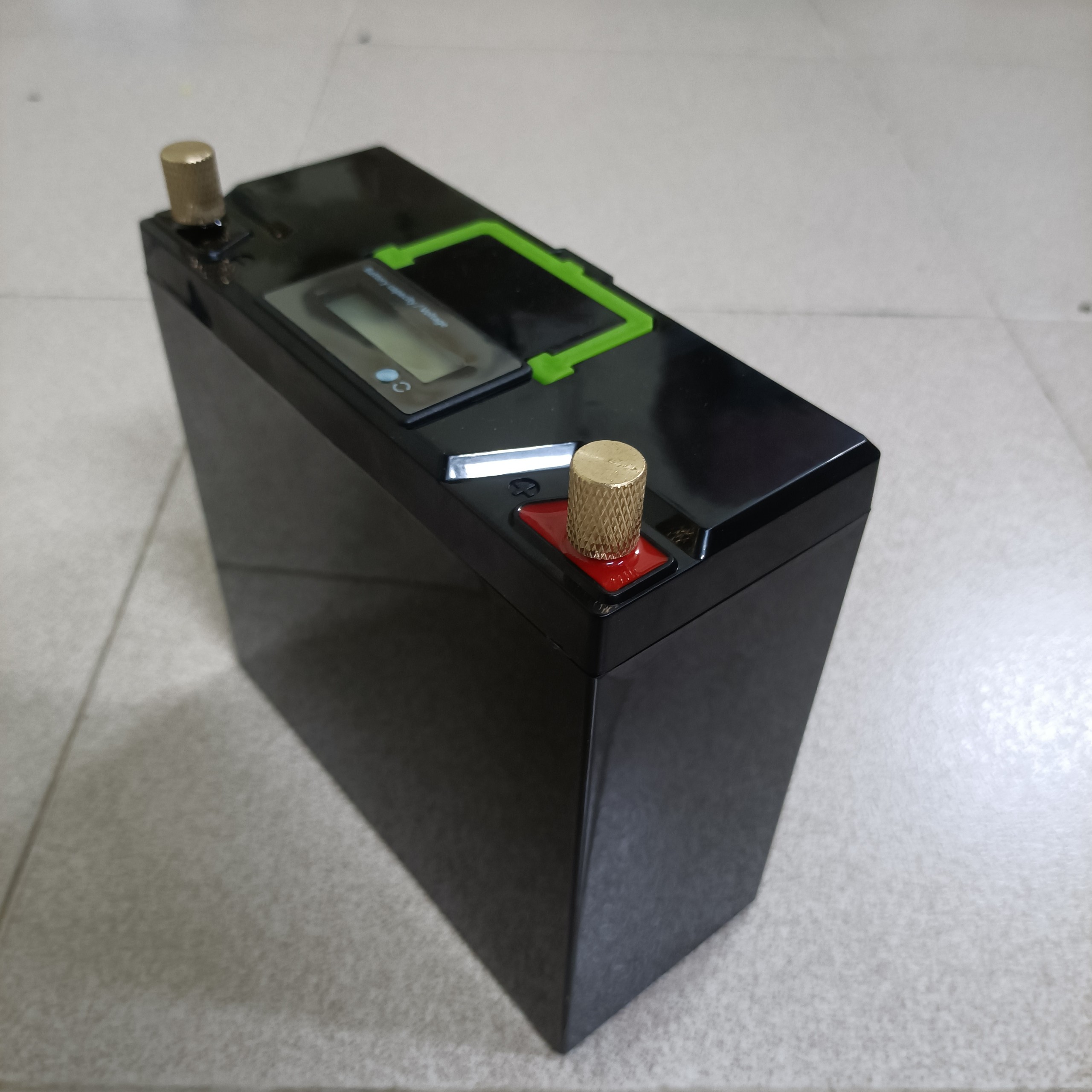 Vỏ 20Ah đồng hồ vol-Đen-Cọc M5