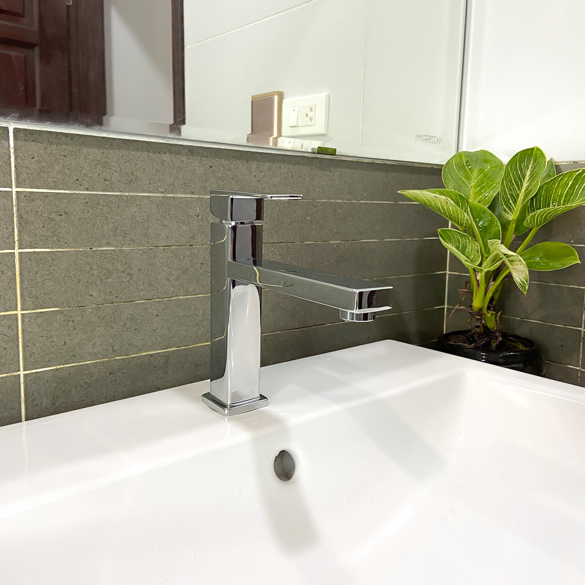 Vòi chậu lavabo một đường lạnh RC-7050
