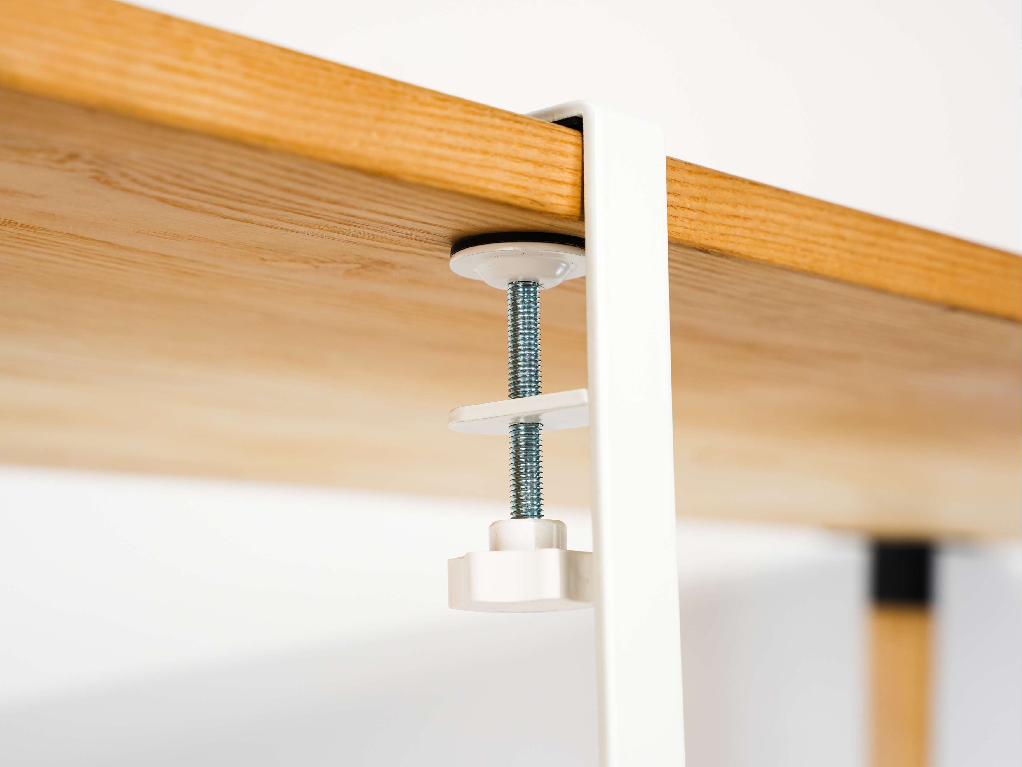 Khay đi dây kẹp bàn HyperWork CM-01