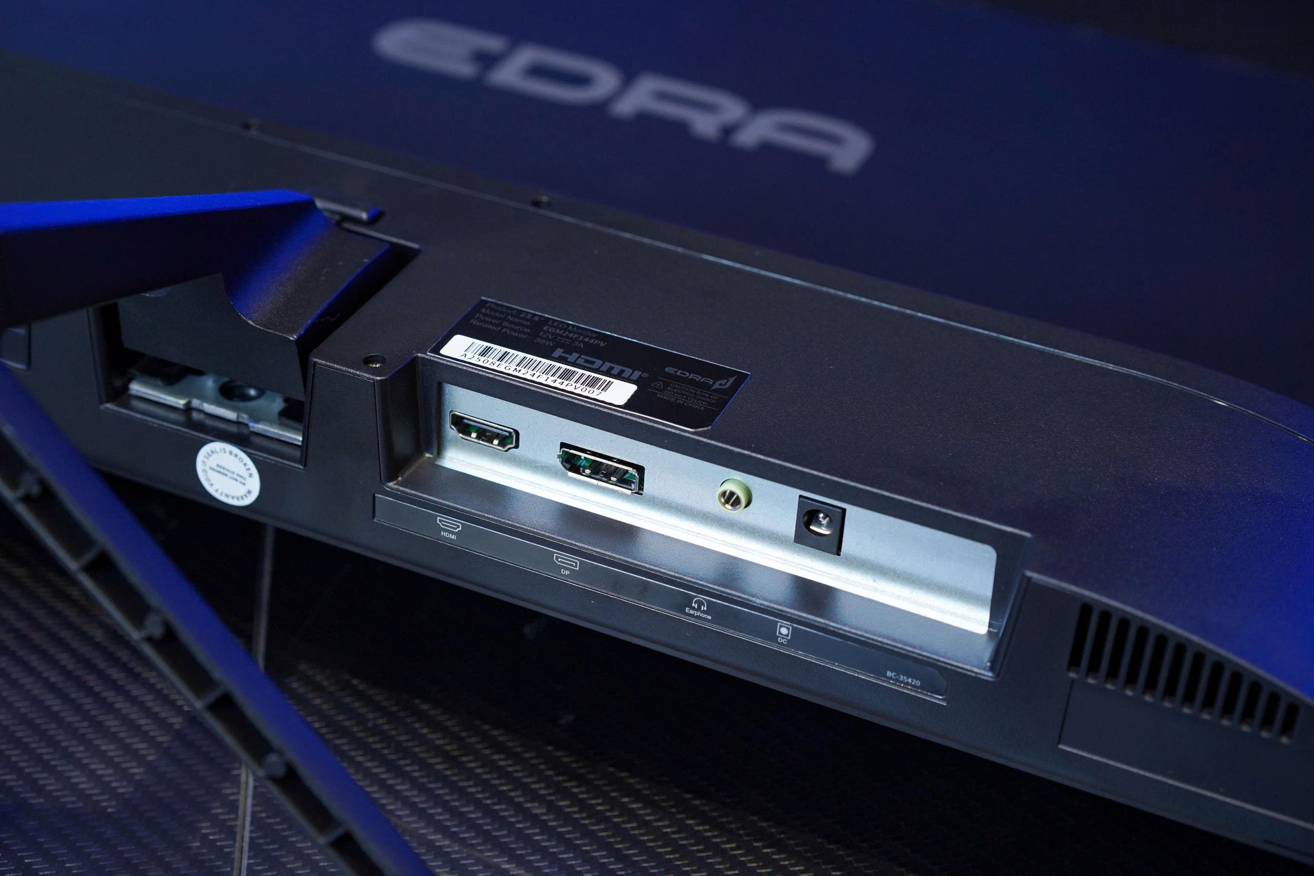 Màn hình gaming EDRA EGM24F144PV 24 inch FullHD 144Hz