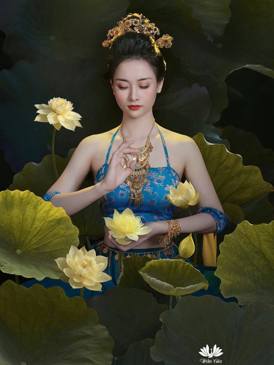 Hoa hậu Yoga Việt Nam Nguyễn Thị Huyền