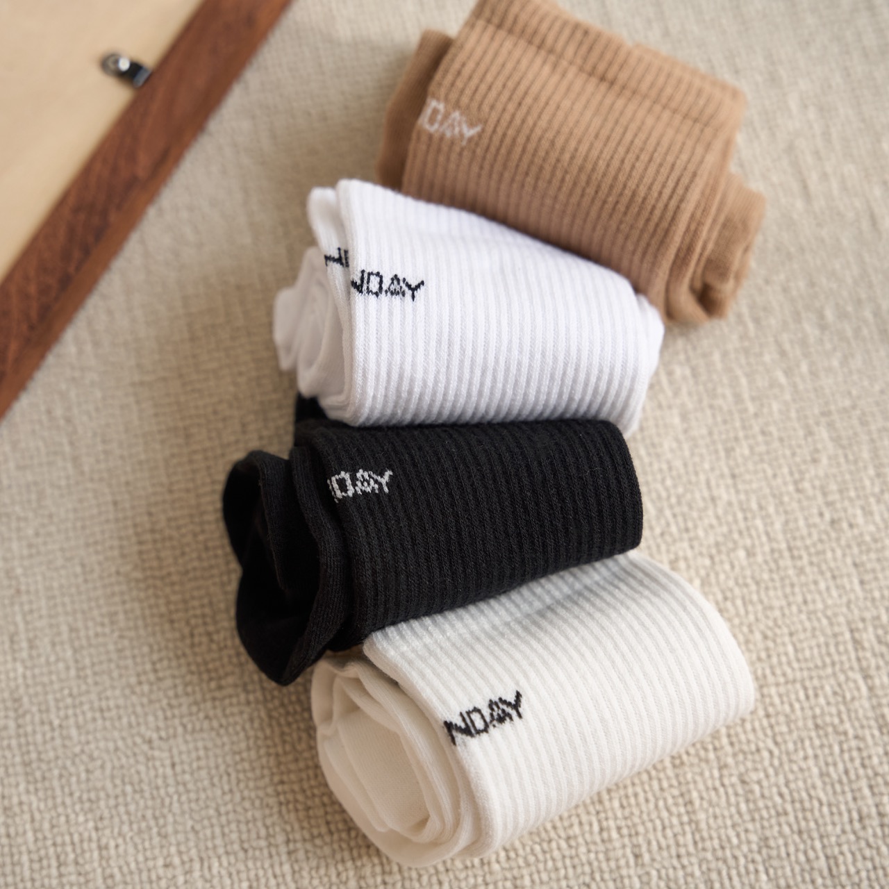 Tất Vớ Kẻ Cổ Cao Second Sunday Basic Color Logo SA09