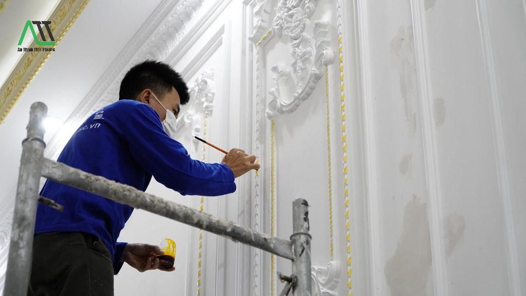 cách thi công phào chỉ nhựa PU