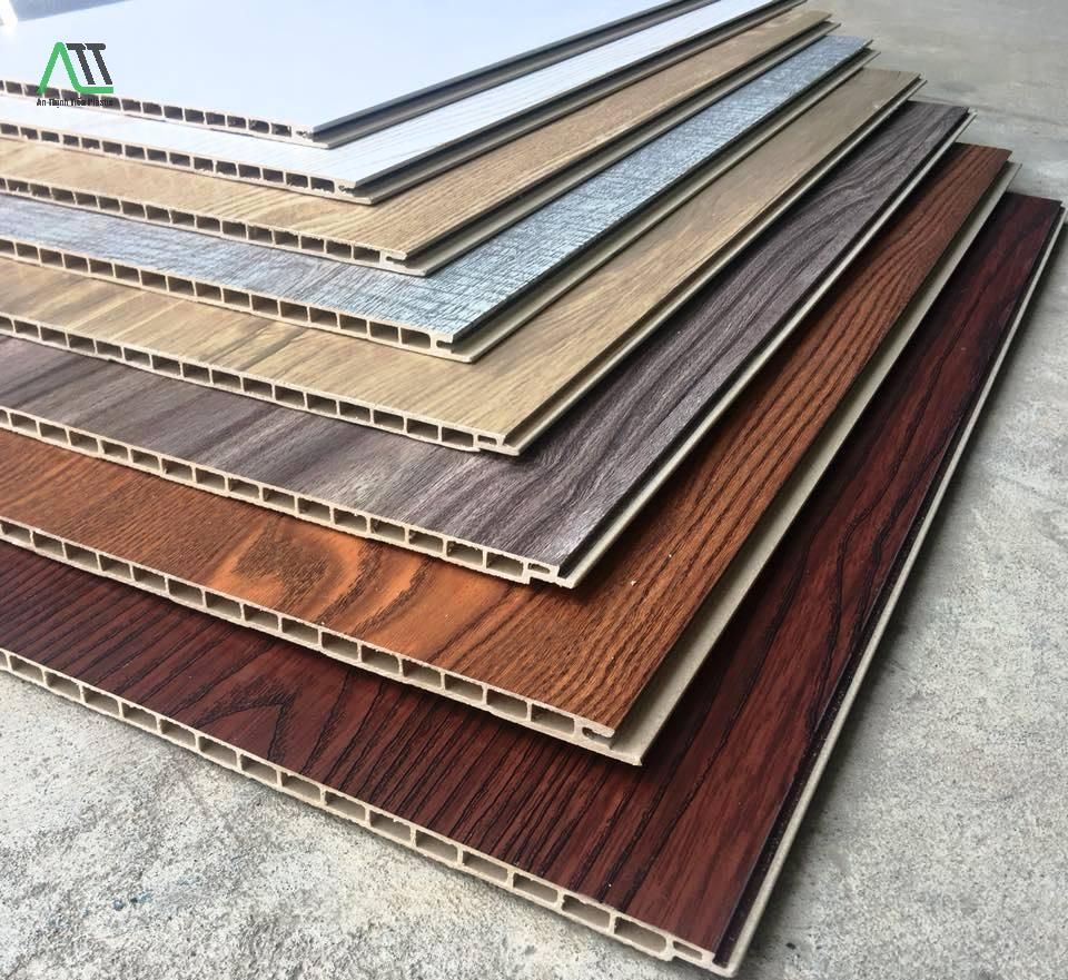 dùng tấm nhựa ốp tường có mùi khó chịu không