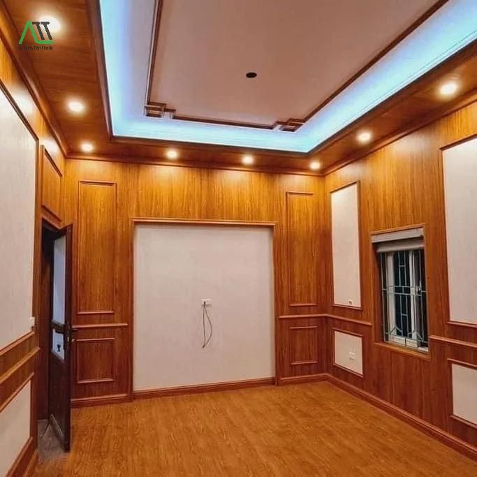 dùng tấm nhựa ốp tường có mùi khó chịu không