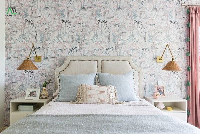 nên dùng tấm nhựa ốp tường hay giấy dán tường
