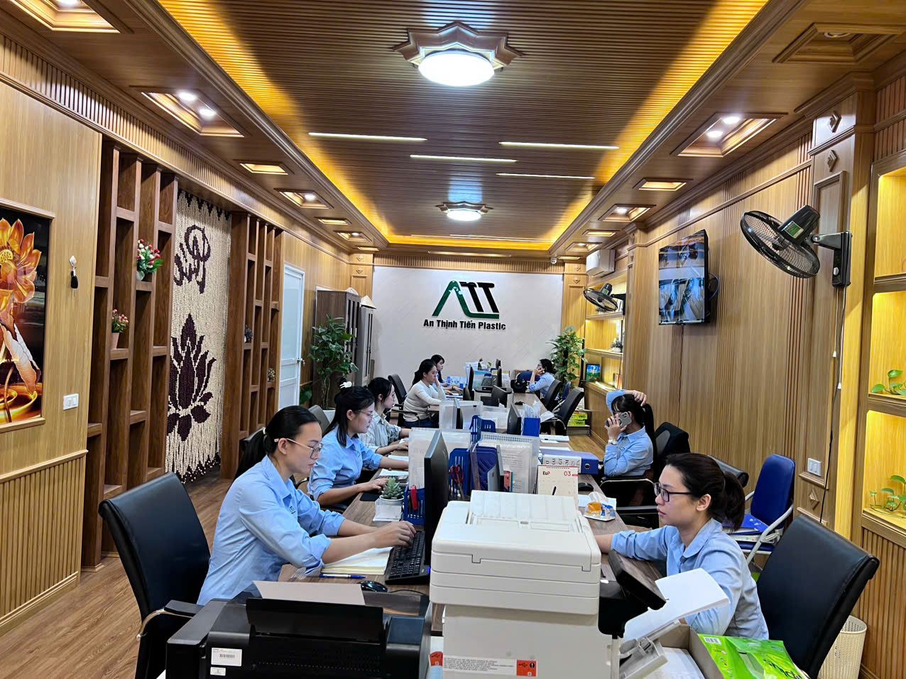 nhà máy sàn nhựa hèm khóa
