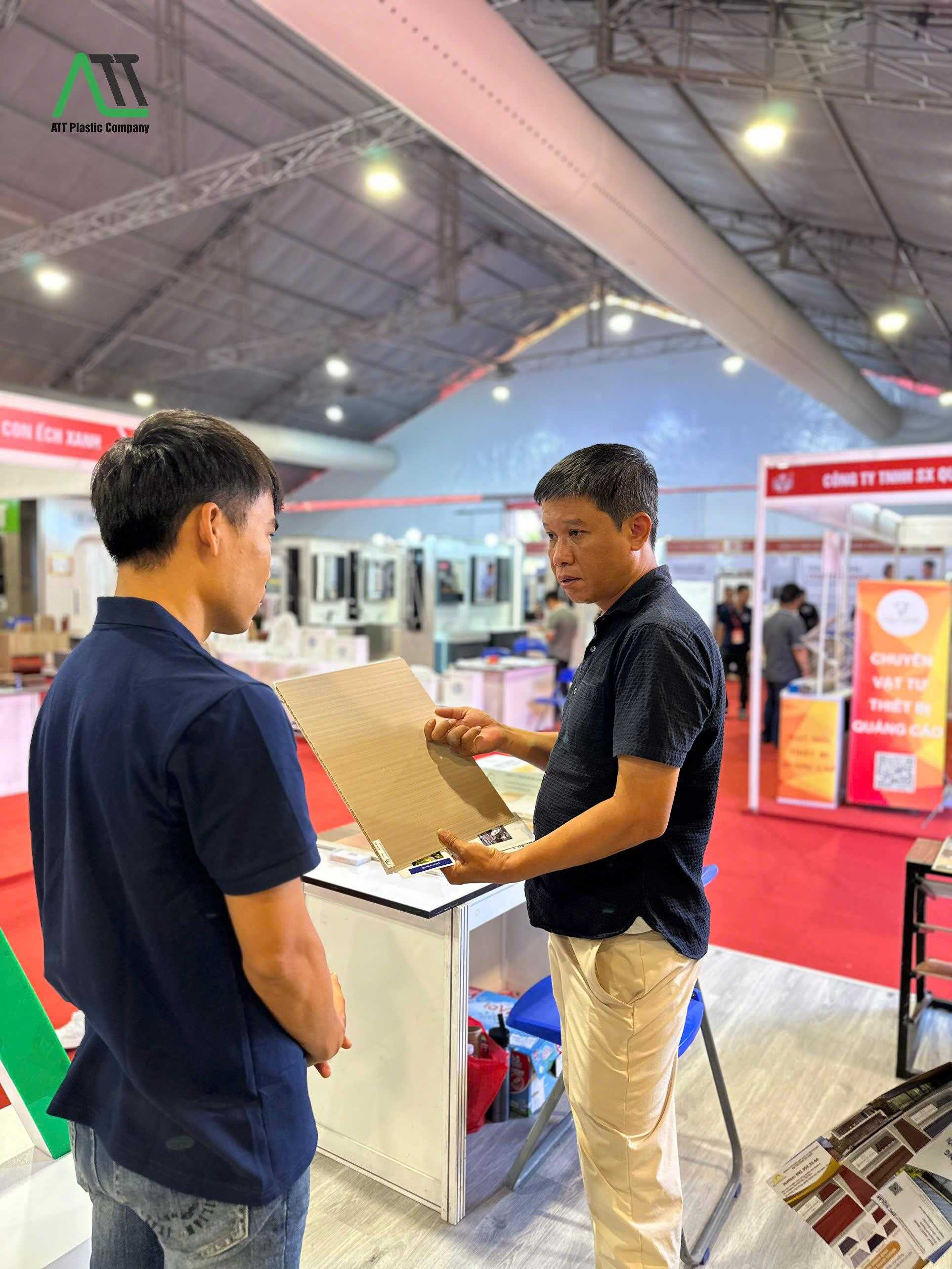 ốp tường nhựa Nano