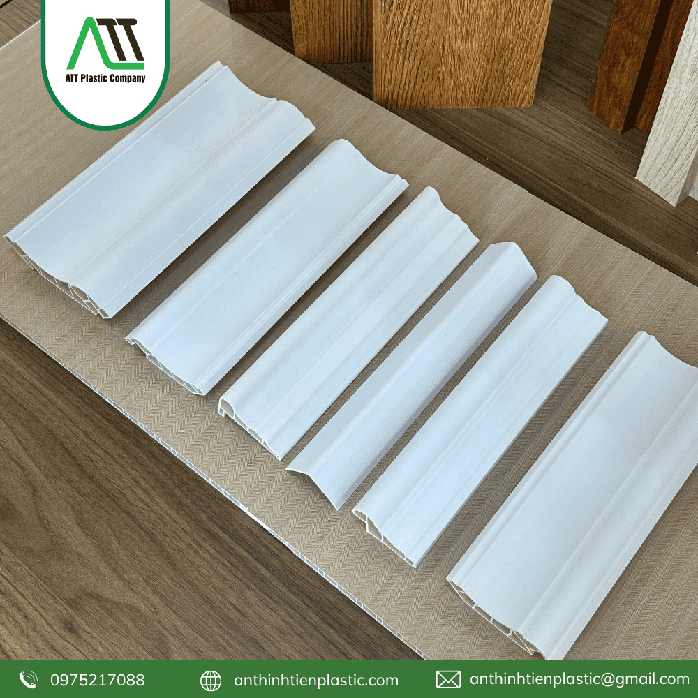 phào chân tường trắng