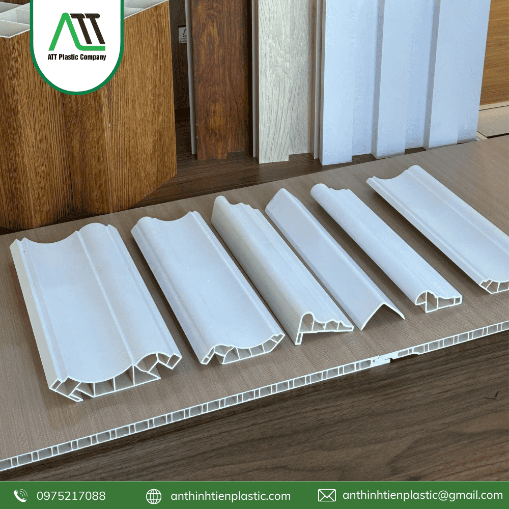 phào chân tường trắng