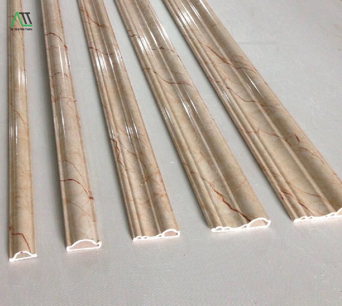 phào chỉ nhựa giả gỗ là gì