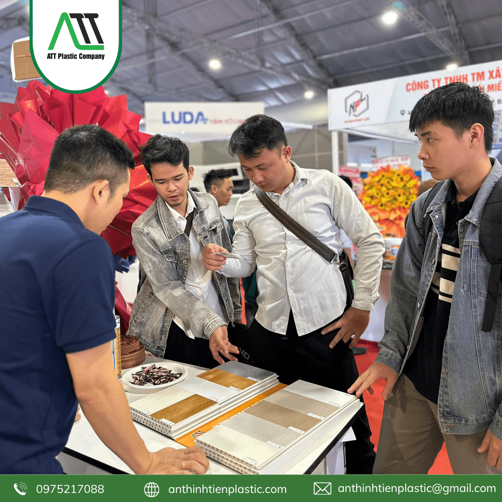 tấm nhựa ốp tường hèm khóa