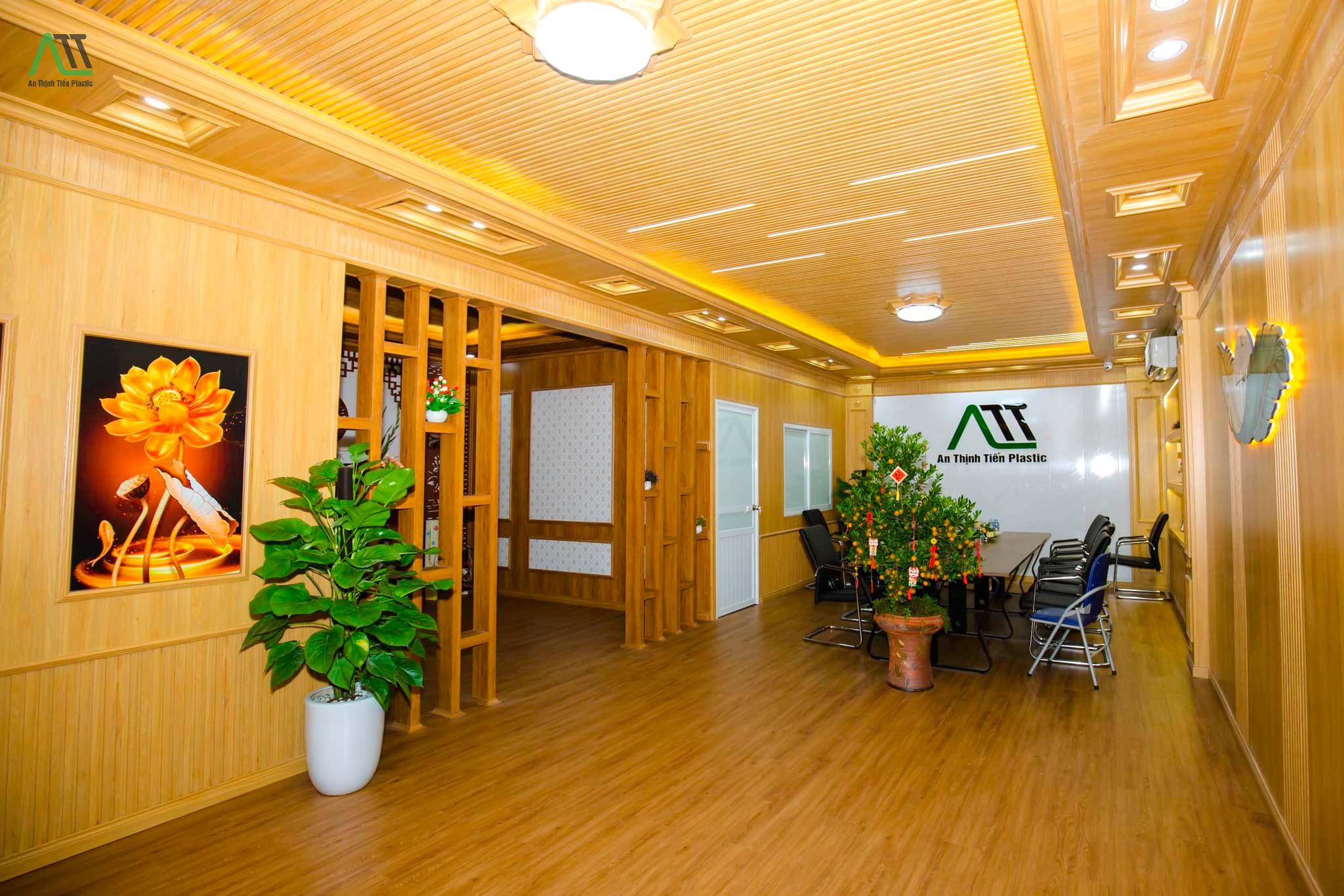 tấm ốp trần vân gỗ PVC