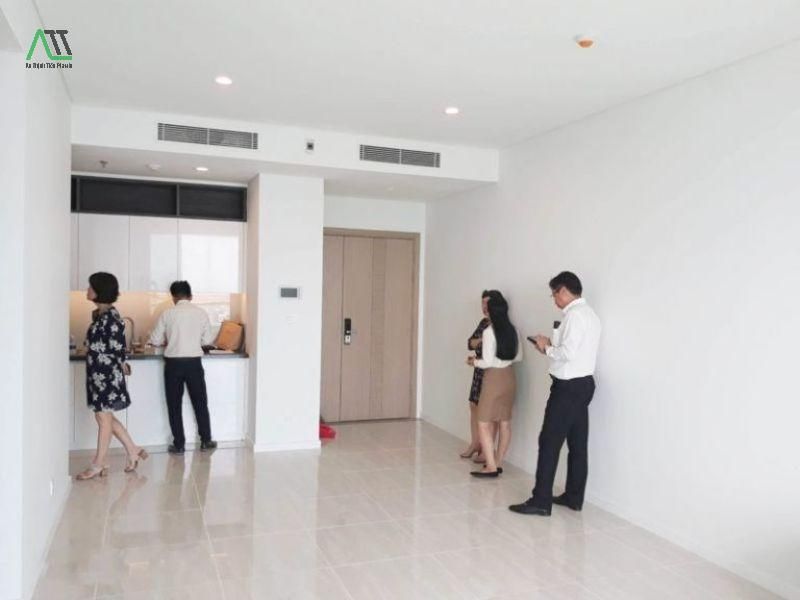 thi công tấm ốp nhựa hèm khóa