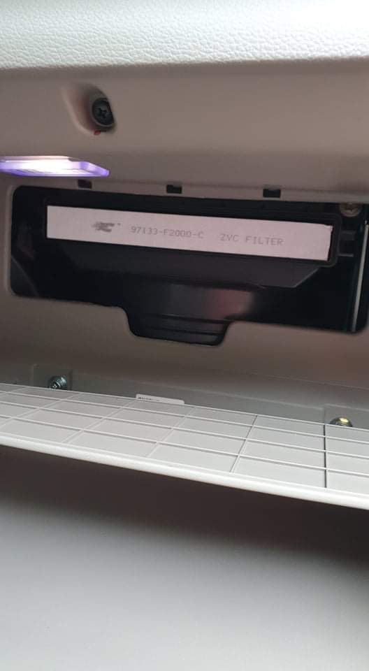 Tự thay lọc điều hòa than hoạt tính cho KIA CERATO 2020