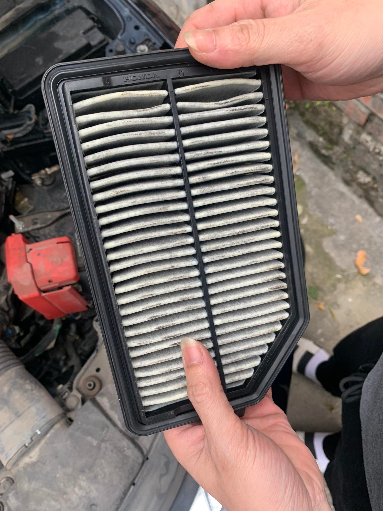 Tự thay lọc gió động cơ cho Honda City 2018