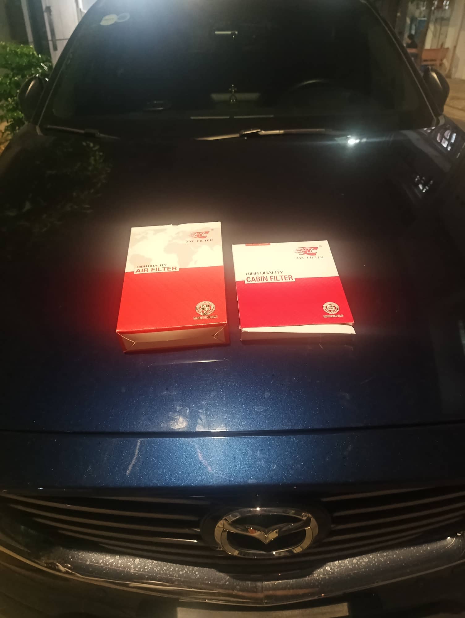 Tự thay lọc điều hòa cho Mazda CX8