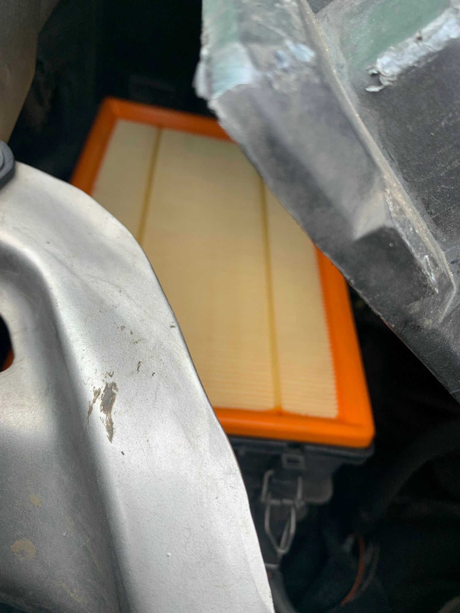 Lọc gió động cơ FORD TRANSIT trước 2020 (Mã: 6C16-9601-AA)