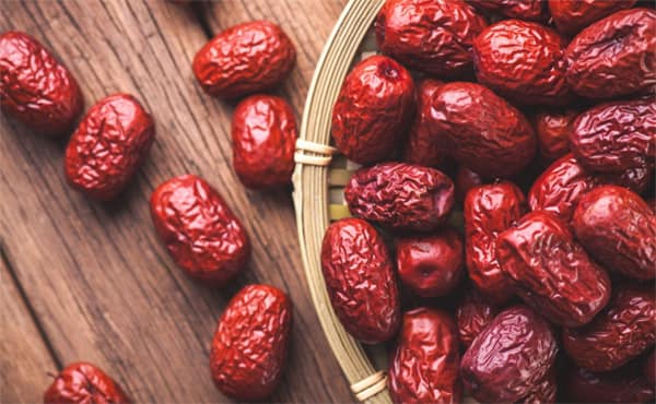 Công dụng của táo đỏ