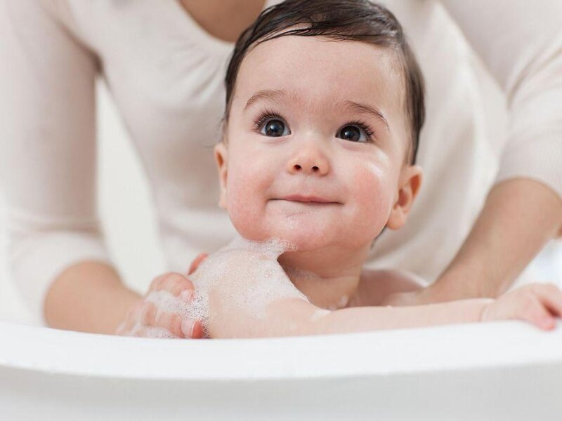 bé bị dị ứng sữa tắm