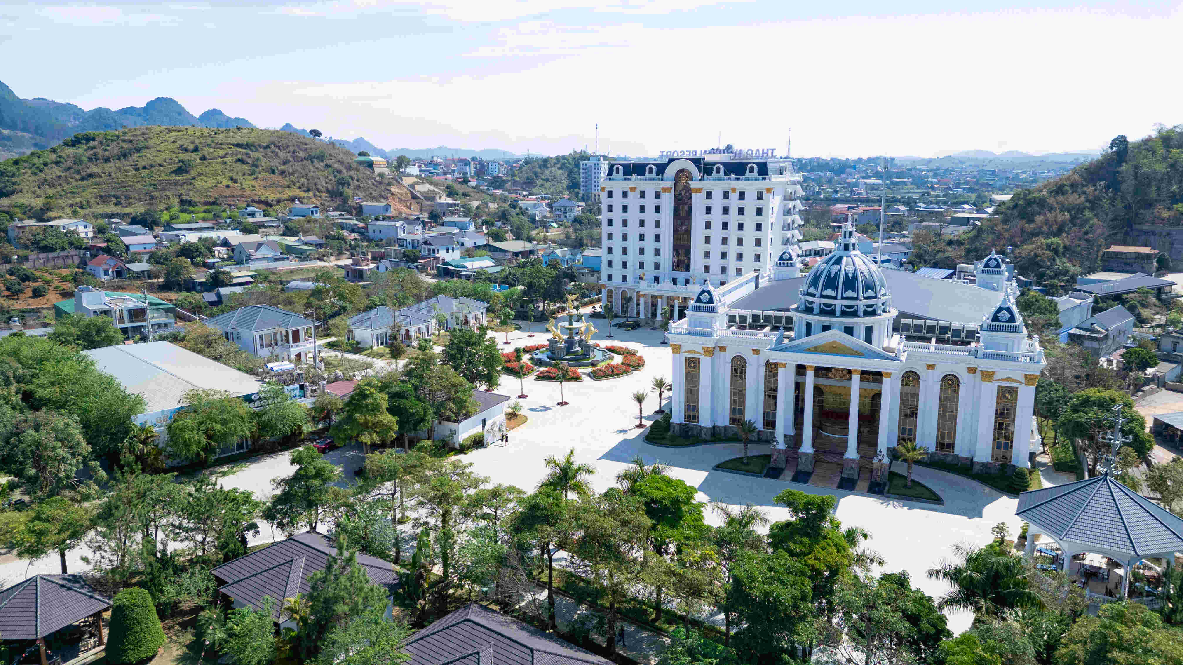 Review Thảo Nguyên Resort Mộc Châu 2026: Từ Bungalow Đồi Cọ Đến Tower 4 Sao Sang Chảnh