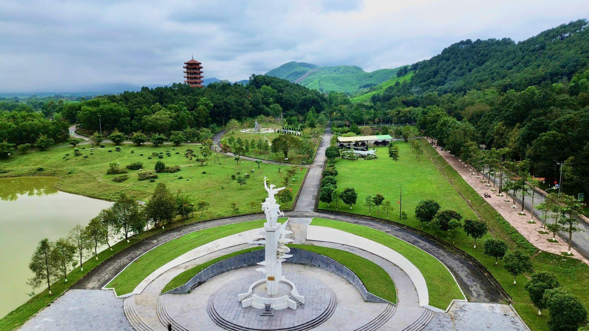 Đi tìm "màu xanh" trên vùng đất lửa: Hành trình về với Ngã ba Đồng Lộc.